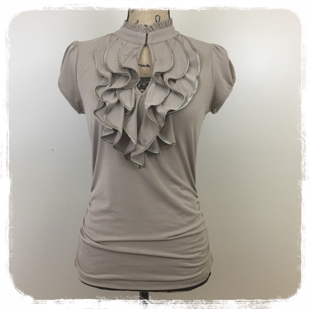 HeartSoul Tan Shortsleeved Stretchy Blouse sz. M